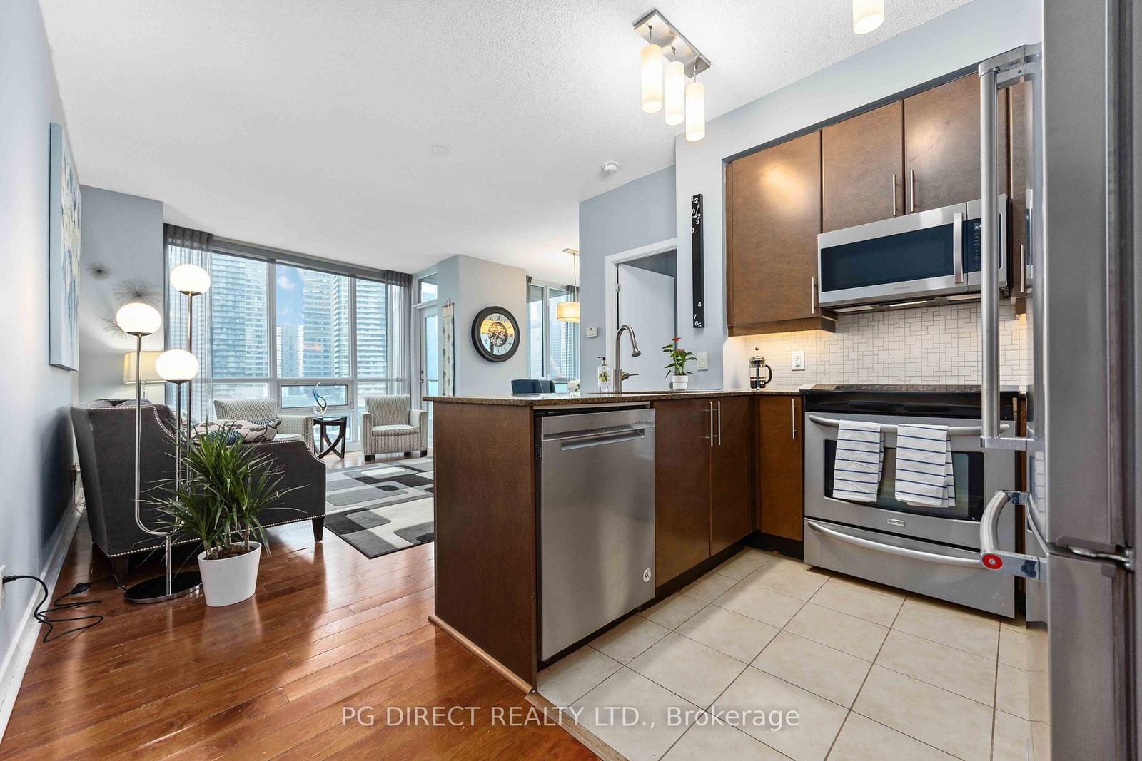 Condo for sale at 1602-18 Harbour Street, Toronto, Waterfront Communities C1, M5J 2Z6 - MLS: C11960349