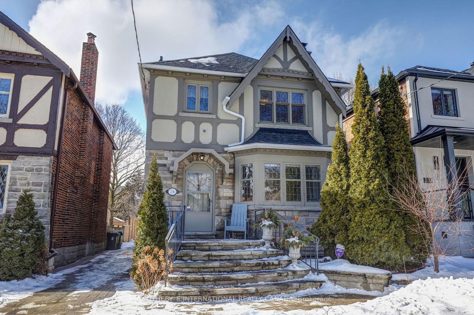 Detached House sold at 236 Bessborough Drive, Toronto, Leaside, M4G 3K3 - MLS: C11960428