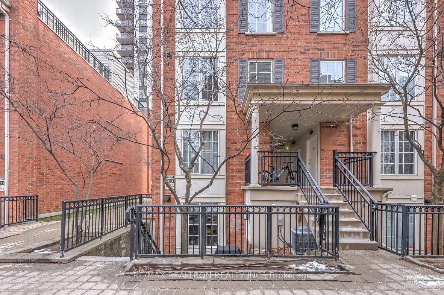 Townhouse for sale at 679-3 Everson Drive, Toronto, Willowdale East, M2N 7C2 - MLS: C11960557