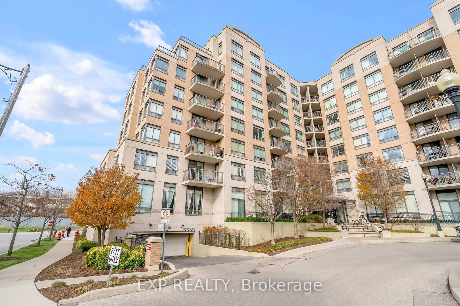 Condo for lease at 102-16 Dallimore Circle, Toronto, Banbury-Don Mills, M3C 4C4 - MLS: C11960718