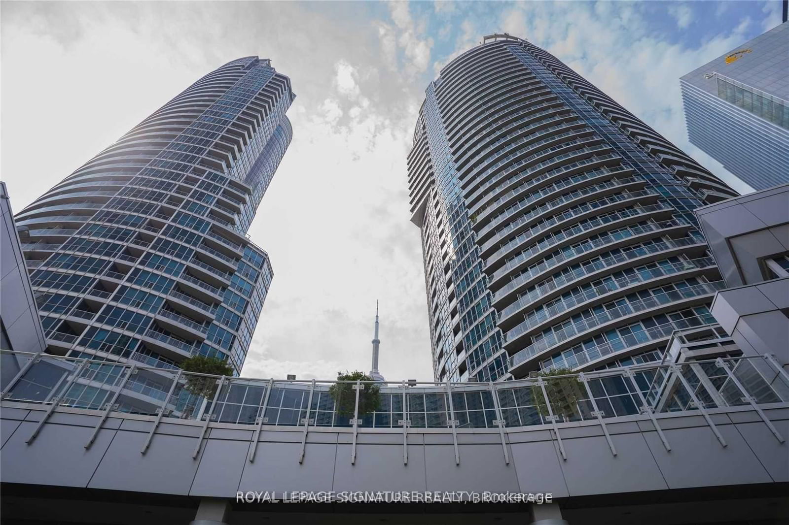 Condo leased at 2803-208 Queens Quay, Toronto, Waterfront Communities C1, M5J 2Y5 - MLS: C11961849