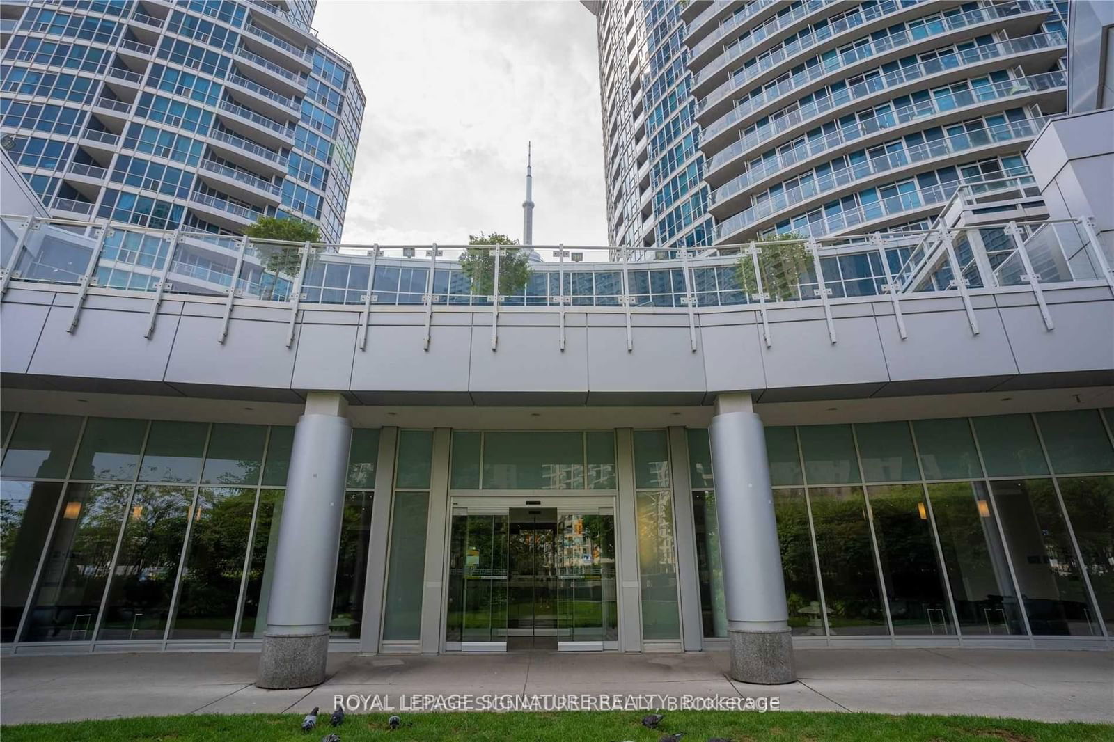 Condo leased at 2803-208 Queens Quay, Toronto, Waterfront Communities C1, M5J 2Y5 - MLS: C11961849