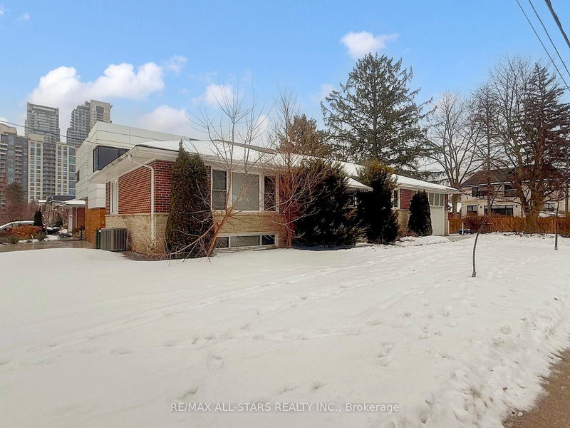 105 Betty Ann Dr, Toronto, M2N 1X1 | Image 2