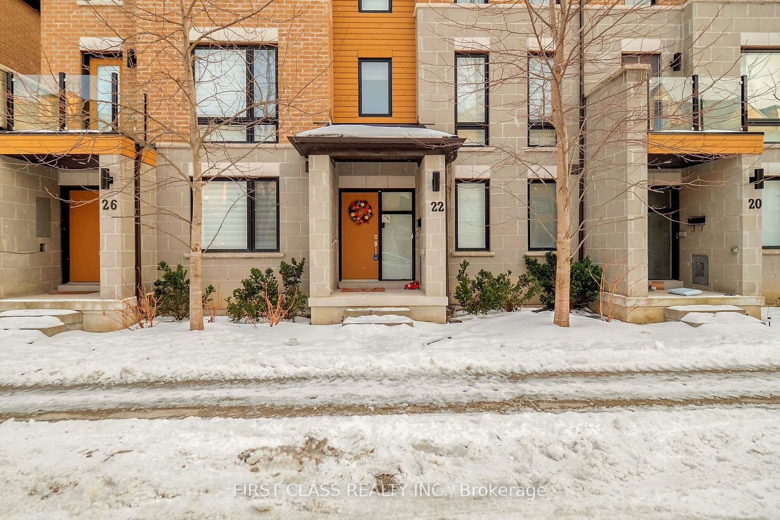 Townhouse sold at 22 Kenneth Wood Crescent, Toronto, Newtonbrook East, M2N 0K3 - MLS: C11962381