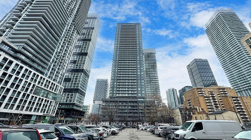 home for lease on 613-159 Dundas Street E