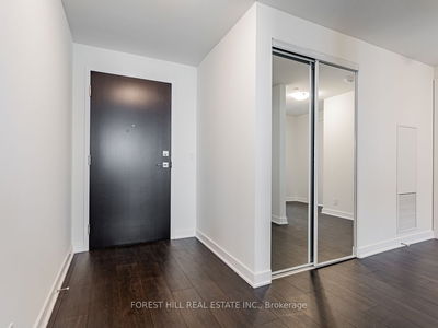 Unit 5701 — 2221 Yonge St, Toronto - Mount Pleasant West image-0-3