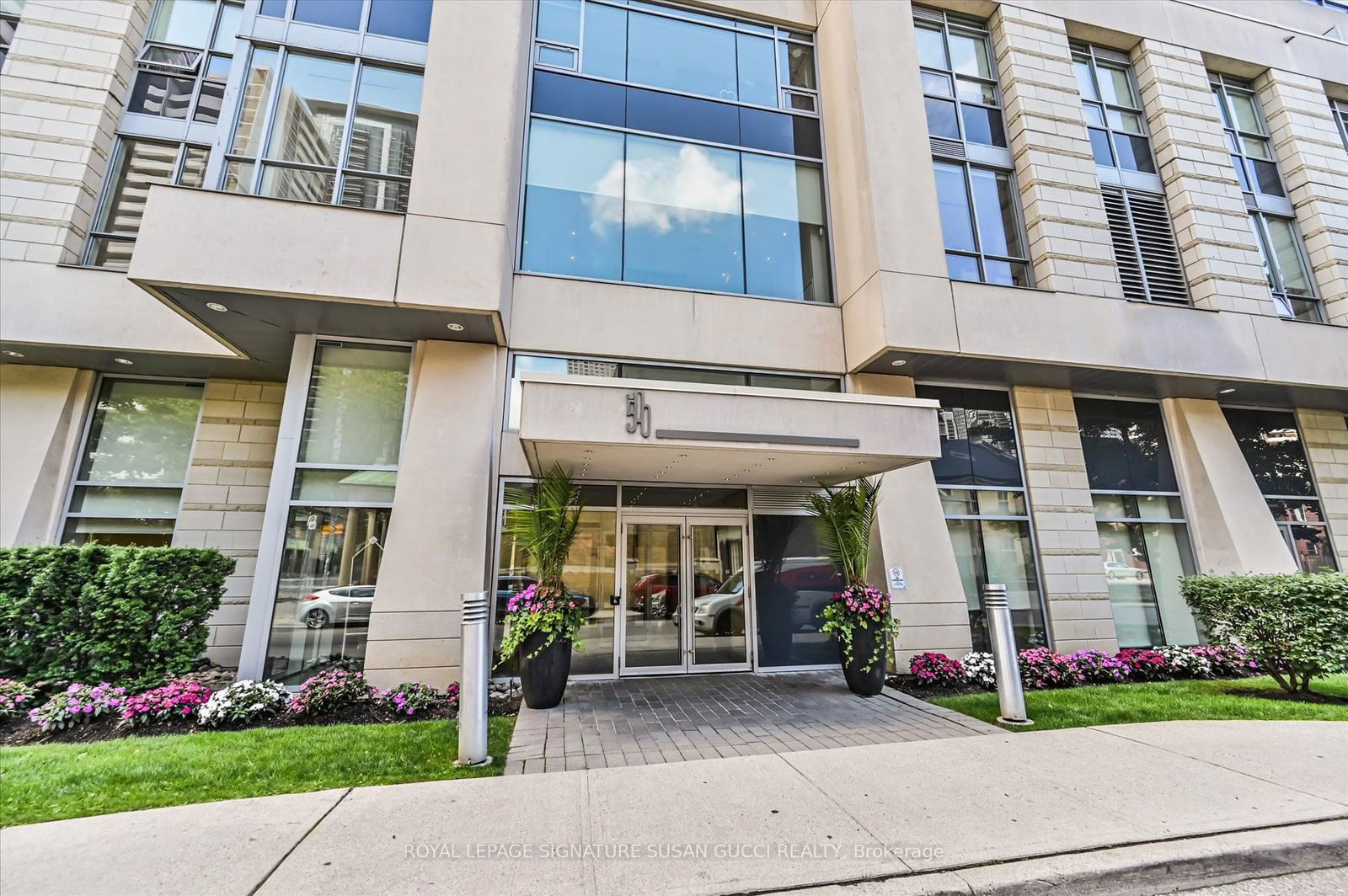 Condo for sale at 907-500 Sherbourne Street, Toronto, North St. James Town, M4X 1L1 - MLS: C11962973