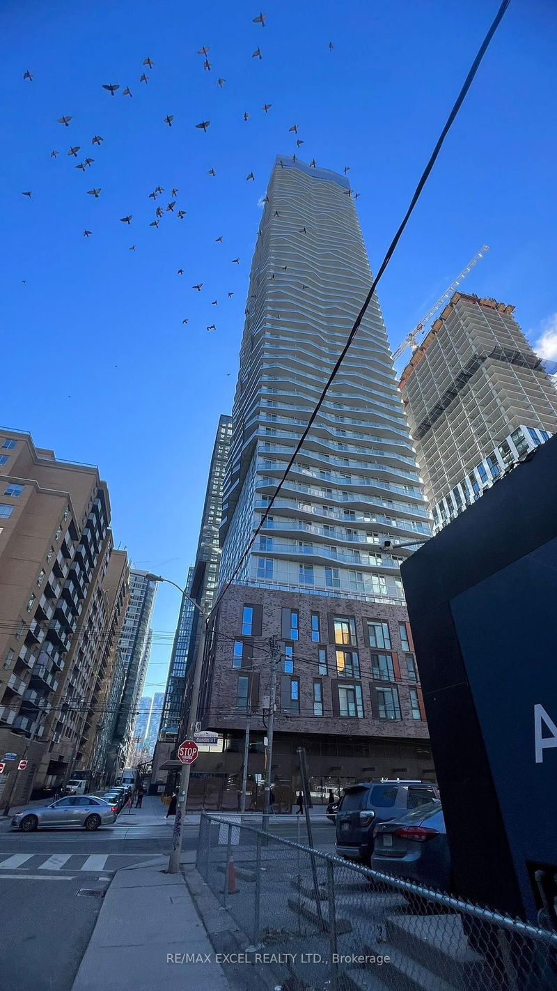 home for lease on 3707-100 Dalhousie Street