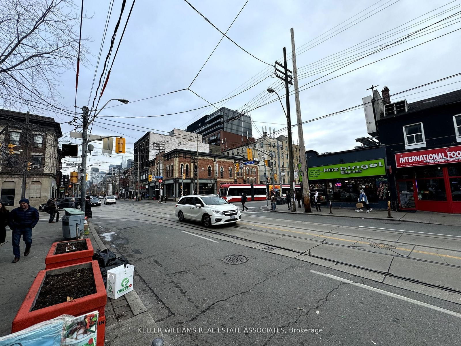 Commercial/Retail for lease at 592 Queen Street, Toronto, Trinity-Bellwoods, M6J 1E3 - MLS: C11963304