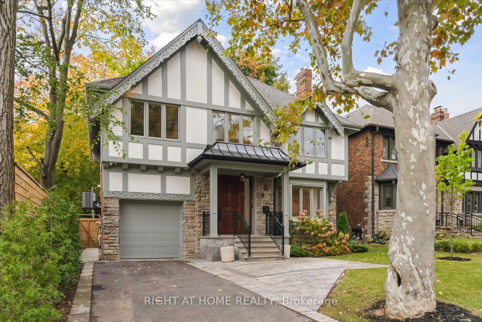 Detached House for sale at 4 Old Park Road, Toronto, Forest Hill North, M6C 3H3 - MLS: C11963408