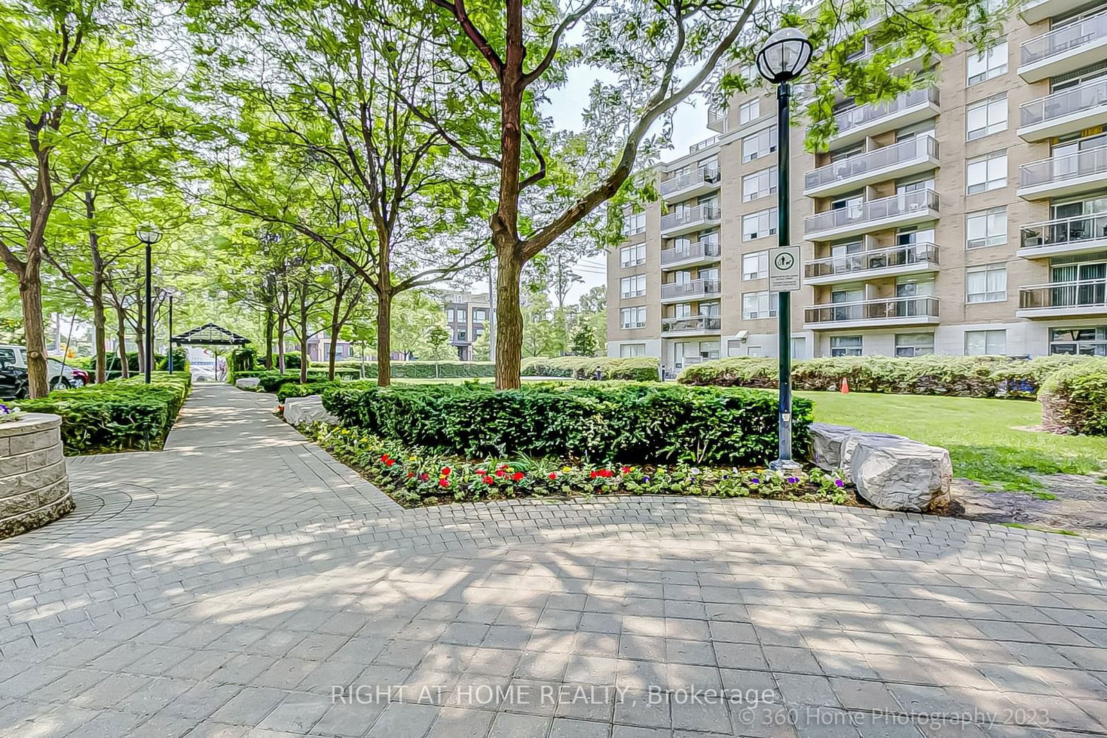 Condo for sale at 522-650 Lawrence Avenue, Toronto, Englemount-Lawrence, M6A 3E8 - MLS: C11963461