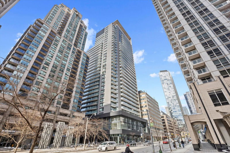 home for lease on 1804-770 Bay Street