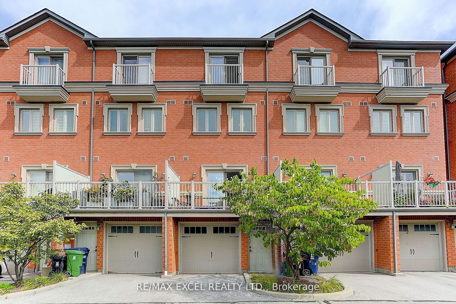 Townhouse for sale at 36 Clairtrell Road, Toronto, Willowdale East, M2N 5J6 - MLS: C11965016