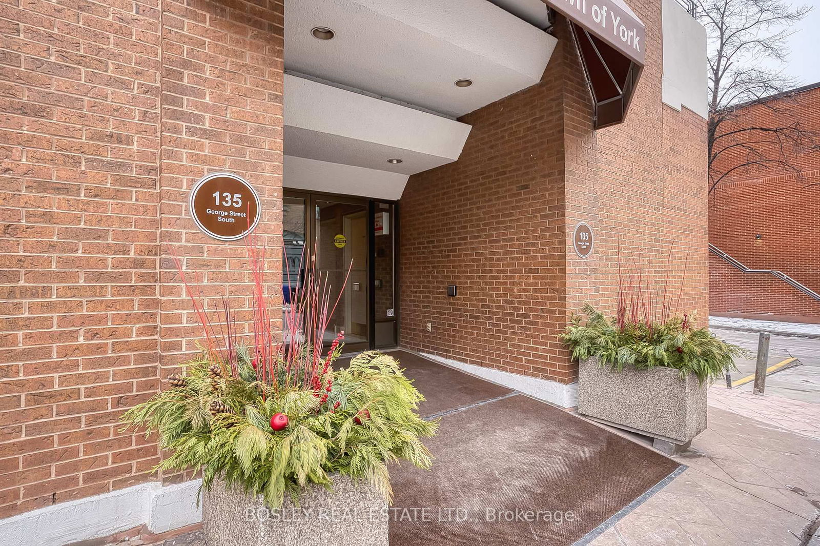 Condo sold at 402-135 George Street, Toronto, Waterfront Communities C8, M5A 4E8 - MLS: C11965333