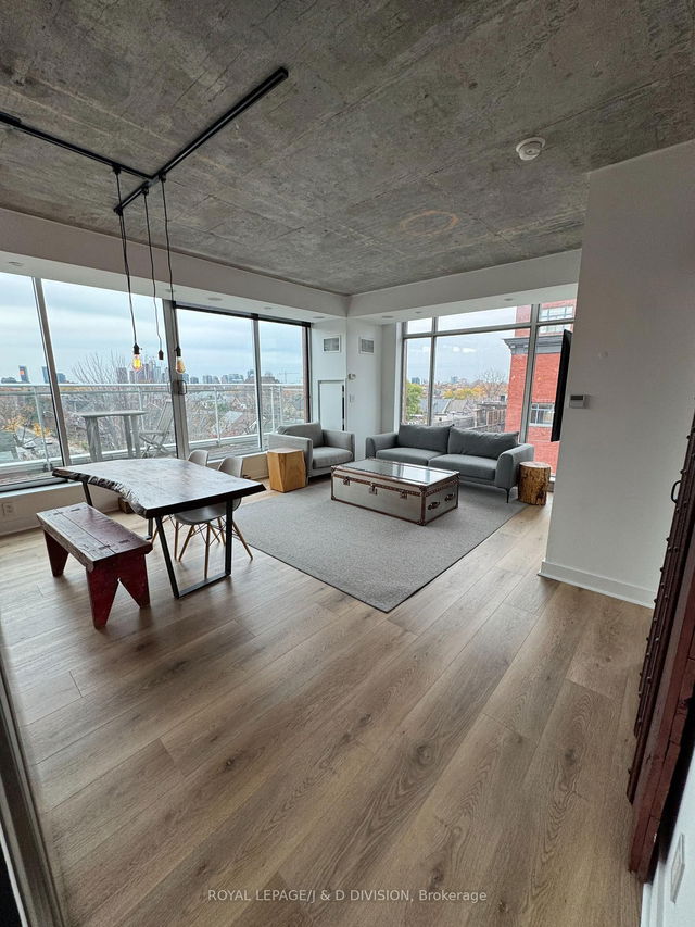 502 - 301 Markham Street