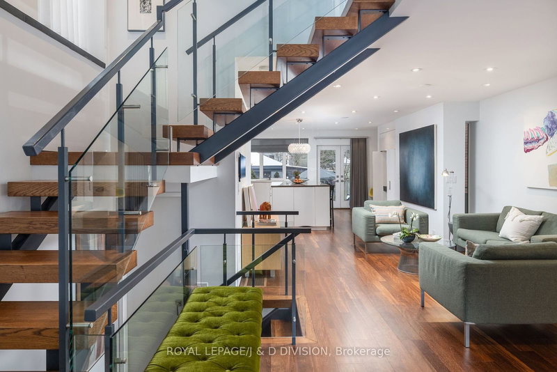 44 Standish Ave, Toronto, M4W 3B1 | Image 3