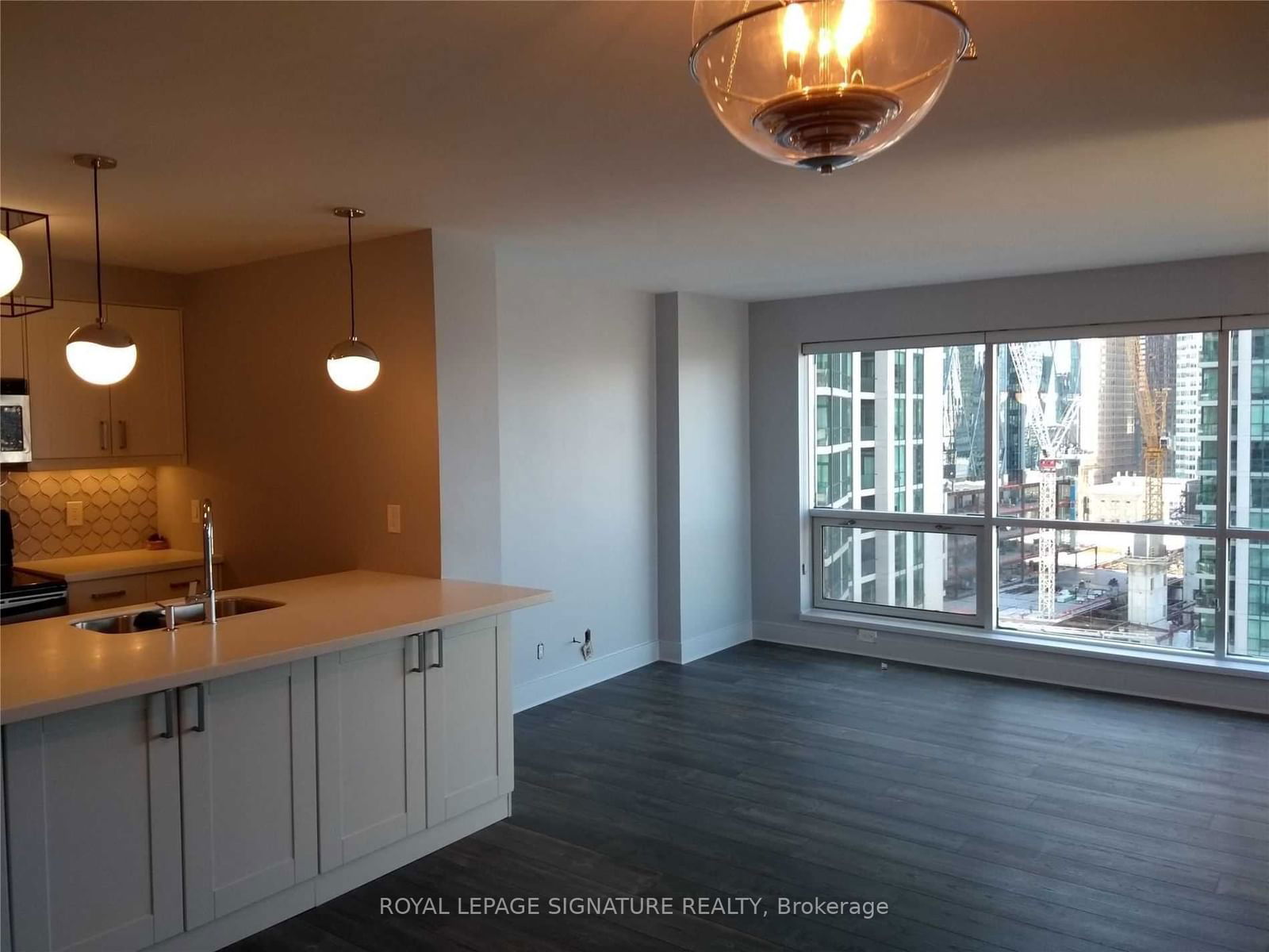 Condo for lease at 2107-10 Yonge Street, Toronto, Waterfront Communities C1, M5J 1R4 - MLS: C11966449