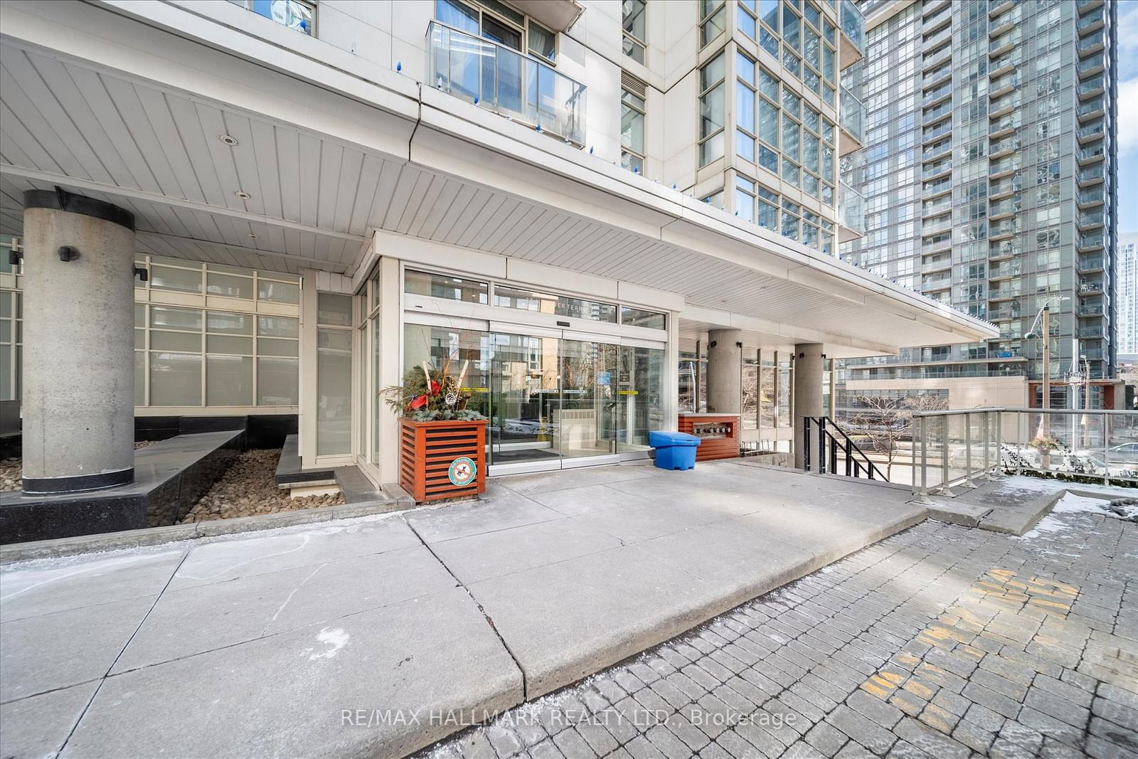 Condo for sale at 3802-35 Mariner Terrace, Toronto, Waterfront Communities C1, M5V 3V9 - MLS: C11966456