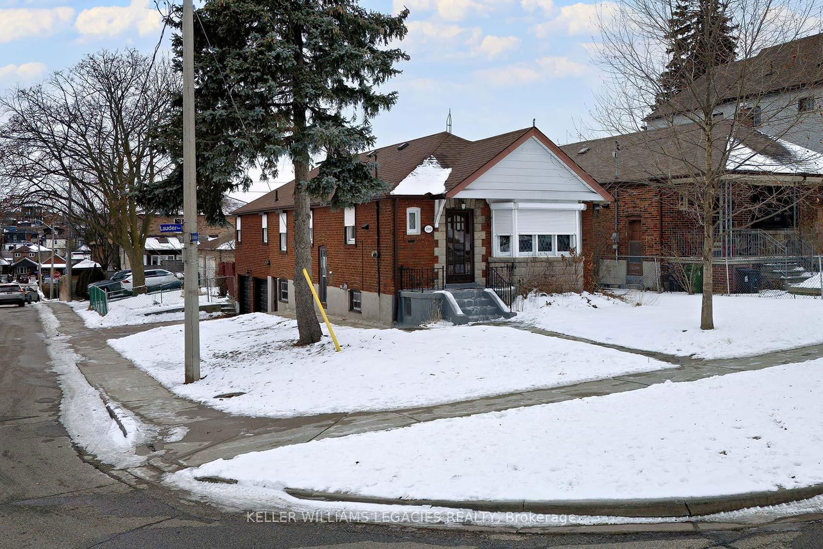 Detached House sold at 468 Lauder Avenue, Toronto, Oakwood Village, M6E 3J4 - MLS: C11966851