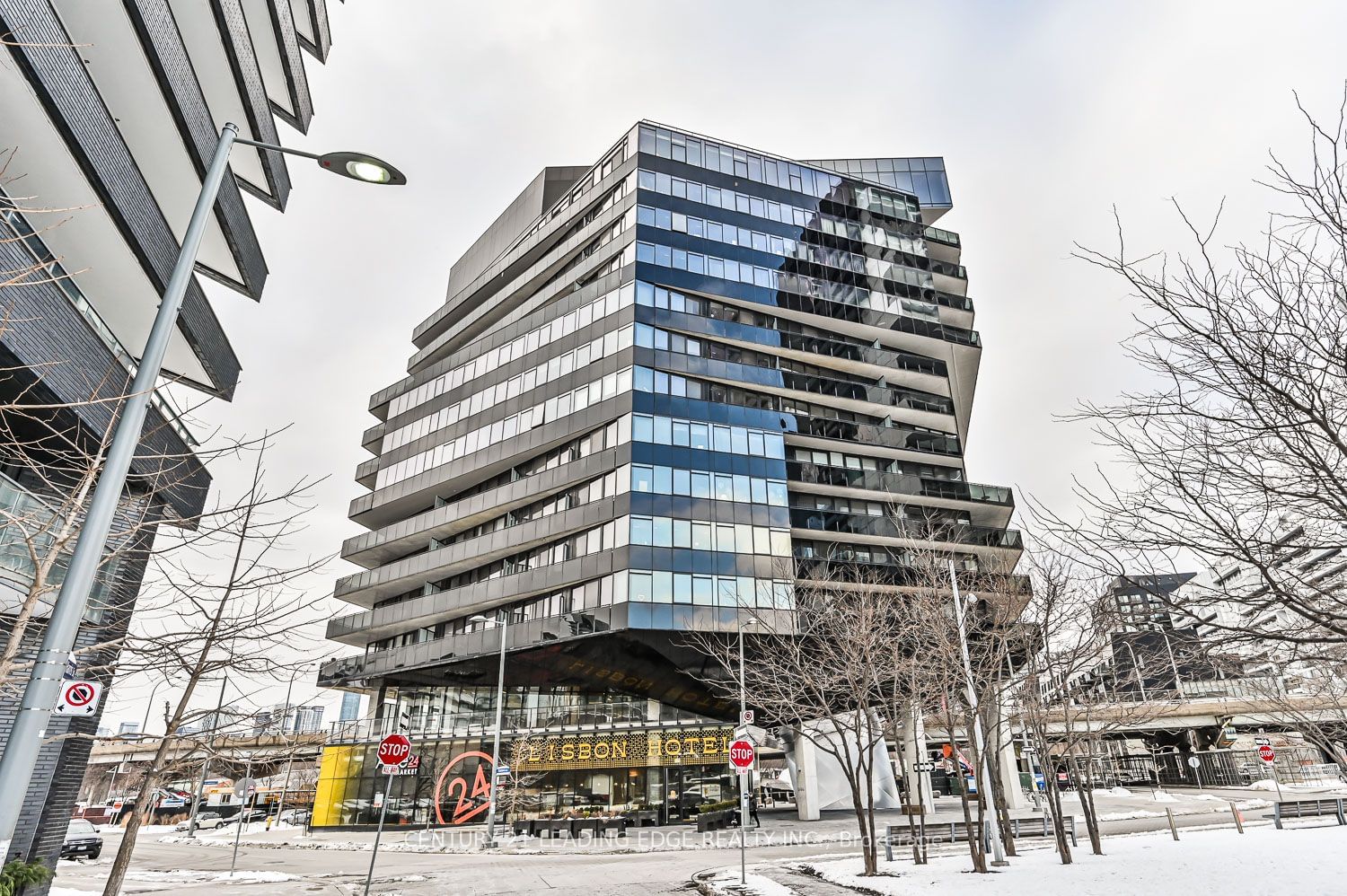 Condo for sale at 610-21 Lawren Harris Square, Toronto, Waterfront Communities C8, M5A 0T4 - MLS: C11967404