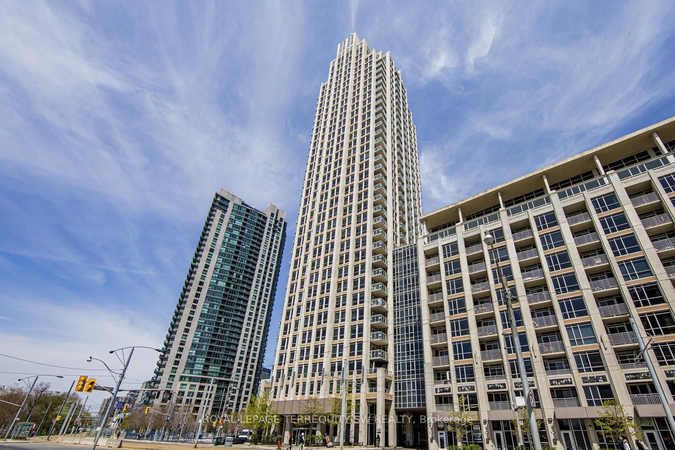 Condo for sale at 1203-628 Fleet Street, Toronto, Niagara, M5V 1A8 - MLS: C11967455