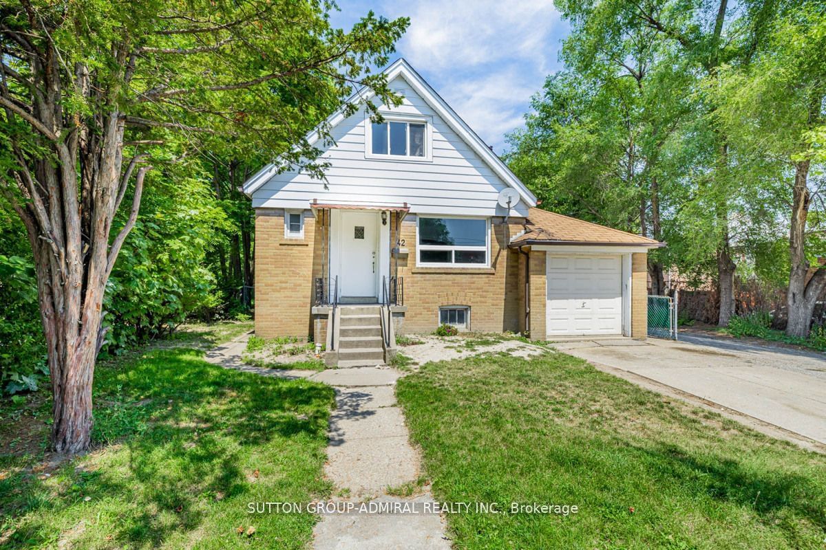 Detached House for lease at 42 Dunblaine Avenue, Toronto, Bedford Park-Nortown, M5M 2R9 - MLS: C11967606