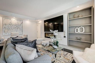 Unit 401 — 3 Southvale Dr, Toronto - Leaside image-0-2