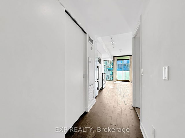 1408 - 25 Richmond Street