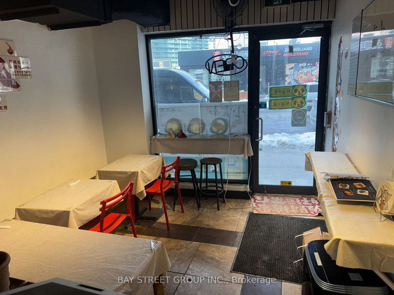 1 Byng Ave, Toronto, M2N 0E6 | Image 2