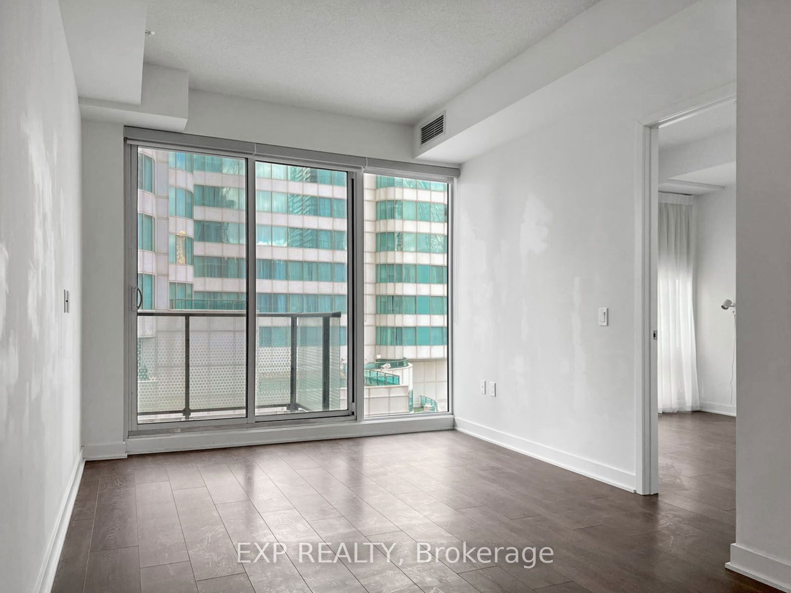 Condo for lease at 1507-125 Blue Jays Way, Toronto, Waterfront Communities C1, M5V 0N4 - MLS: C11968588