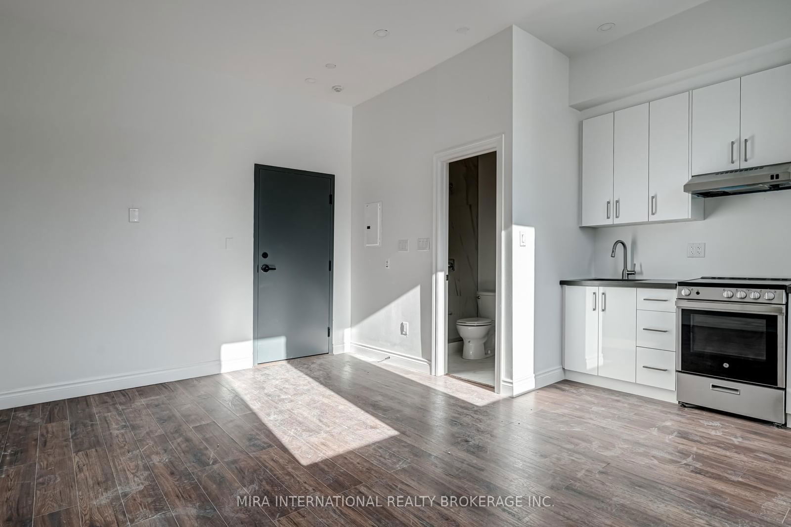 Detached House leased at 203-180 Sherbourne Street, Toronto, Moss Park, M5A 2R7 - MLS: C11968662