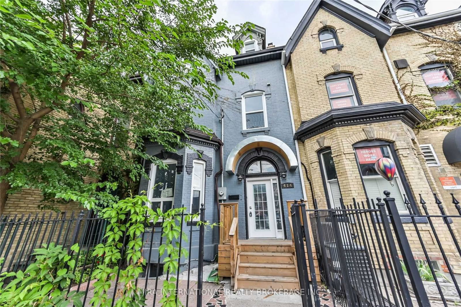 Townhouse for lease at 101-414 Dundas Street, Toronto, Moss Park, M5A 2A8 - MLS: C11968664