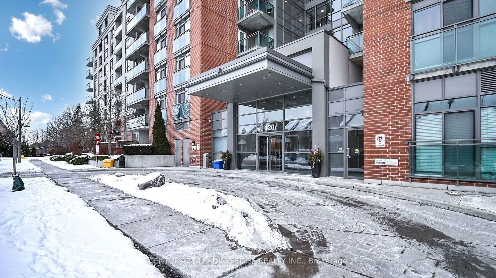 Condo for sale at 414-120 Dallimore Circle, Toronto, Banbury-Don Mills, M3C 4J1 - MLS: C11969364