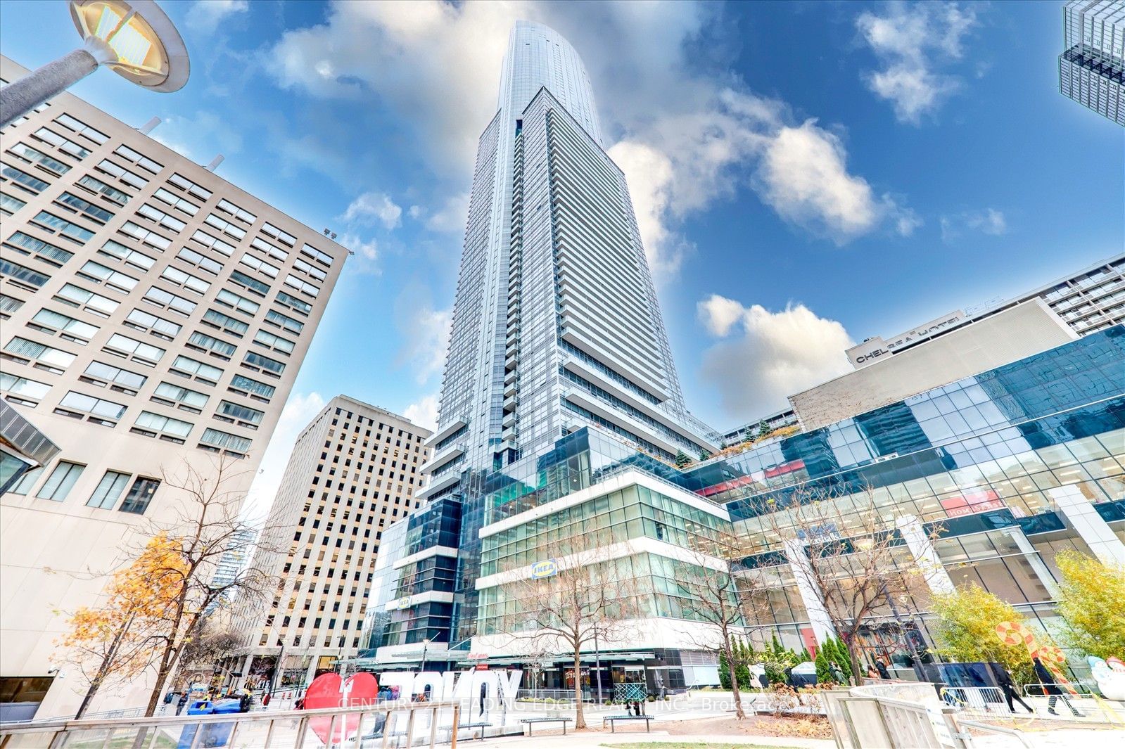 Condo for lease at 1002-386 Yonge Street, Toronto, Bay Street Corridor, M5B 0A5 - MLS: C11969431