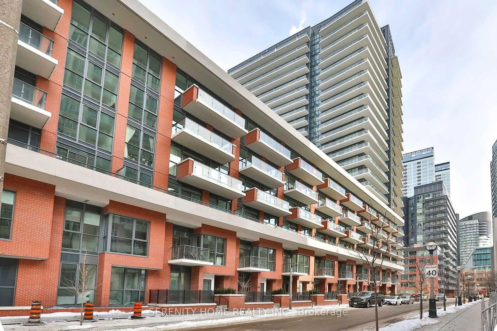 Condo for lease at Th6-38 Iannuzzi Street, Toronto, Niagara, M5V 0S2 - MLS: C11969540