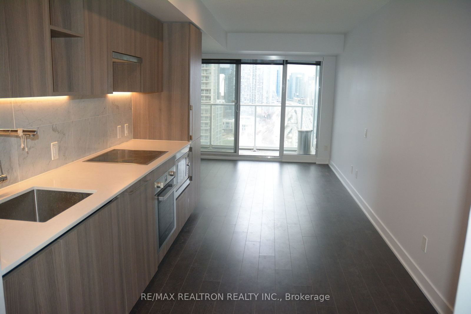 Condo for lease at 2306-19 Bathurst Street, Toronto, Waterfront Communities C1, M5V 0N2 - MLS: C11969645