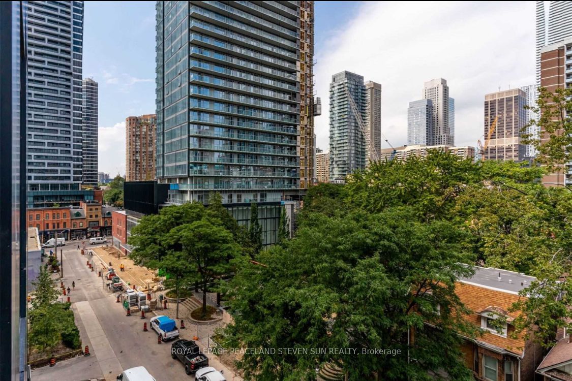 Condo for sale at 704-17 Dundonald Street, Toronto, Church-Yonge Corridor, M4Y 1K3 - MLS: C11969658