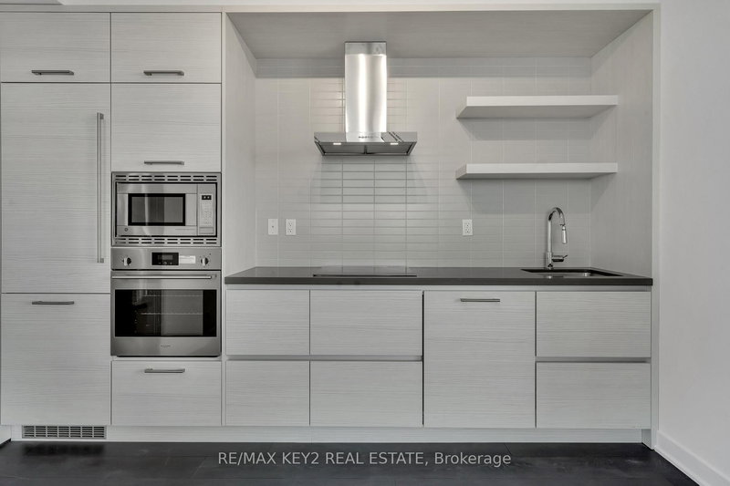 3402 - 2221 Yonge St, Toronto, M4S 0B8 | Image 3