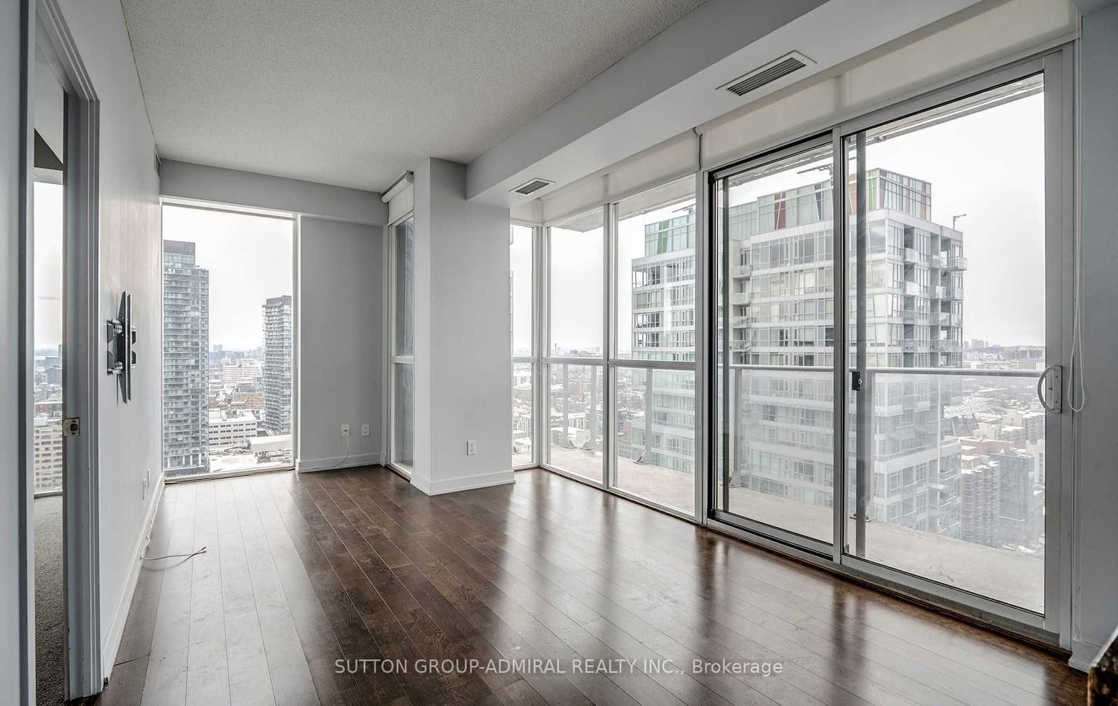 Condo for lease at 2904-126 Simcoe Street, Toronto, Waterfront Communities C1, M5H 4E6 - MLS: C11969901