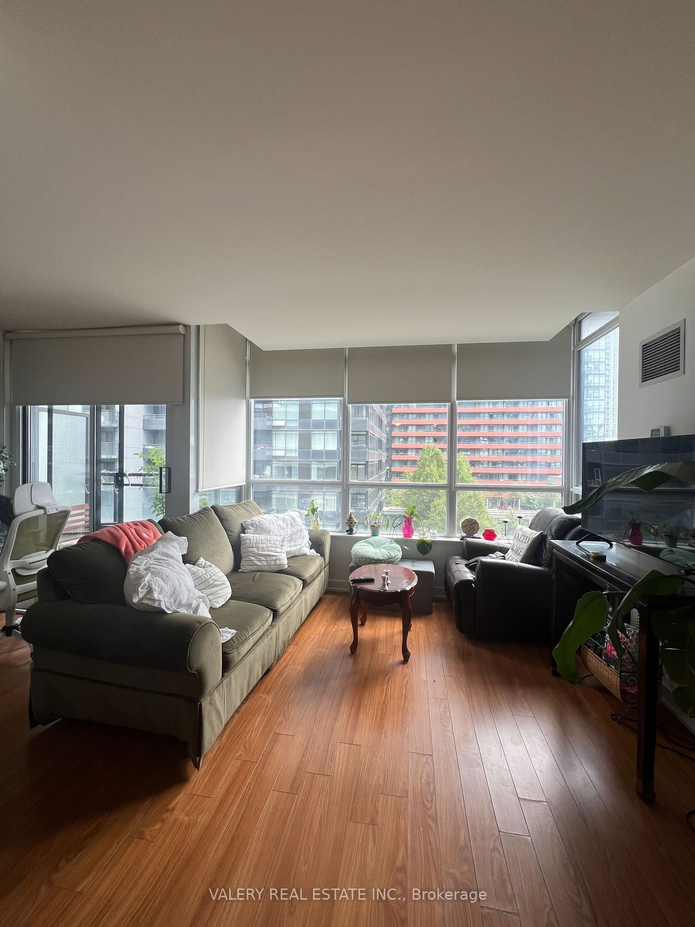 Condo for lease at 710-8 Telegram Mews, Toronto, Waterfront Communities C1, M5V 3Z5 - MLS: C11969937