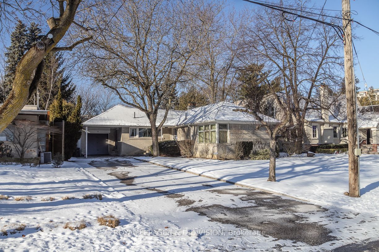 Detached House for sale at 10 Campbell Crescent, Toronto, Bridle Path-Sunnybrook-York Mills, M2P 1P2 - MLS: C11970283