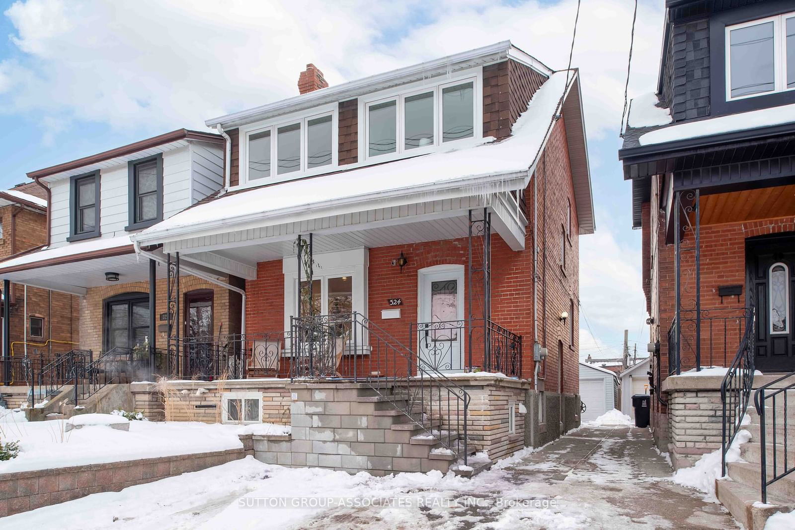 Detached House sold at 324 Glenholme Avenue, Toronto, Oakwood Village, M6E 3E3 - MLS: C11970364