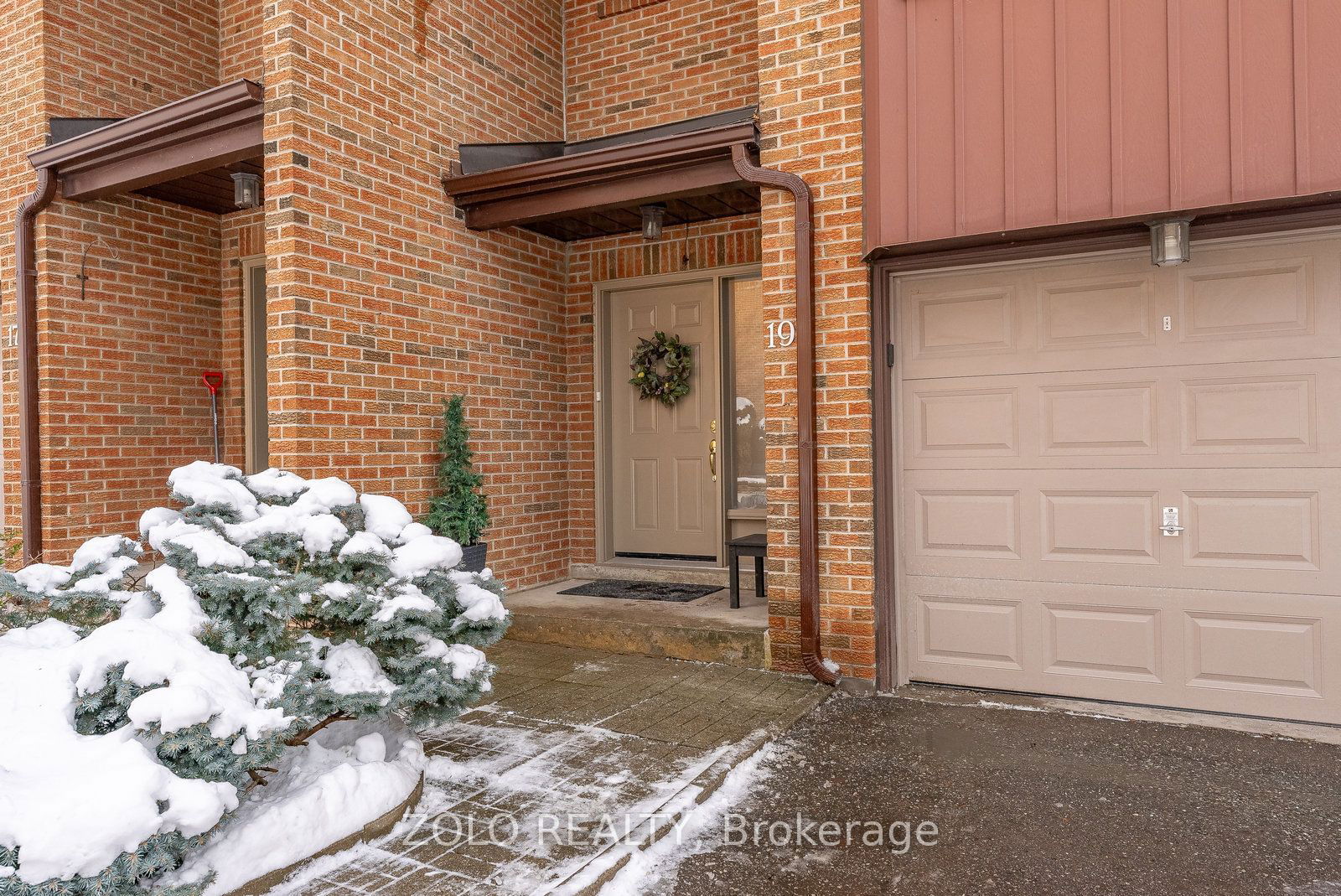 Townhouse sold at 19 Wagon Trail Way, Toronto, Pleasant View, M2J 4V4 - MLS: C11970388