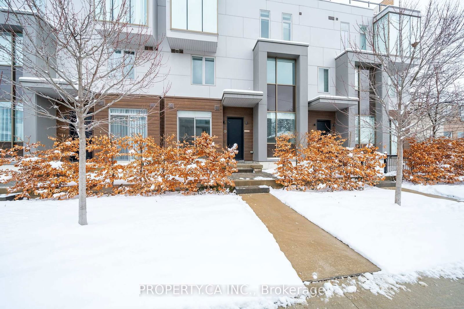 Condo sold at 3-17 Greenbriar Road, Toronto, Bayview Village, M2K 0G7 - MLS: C11970925