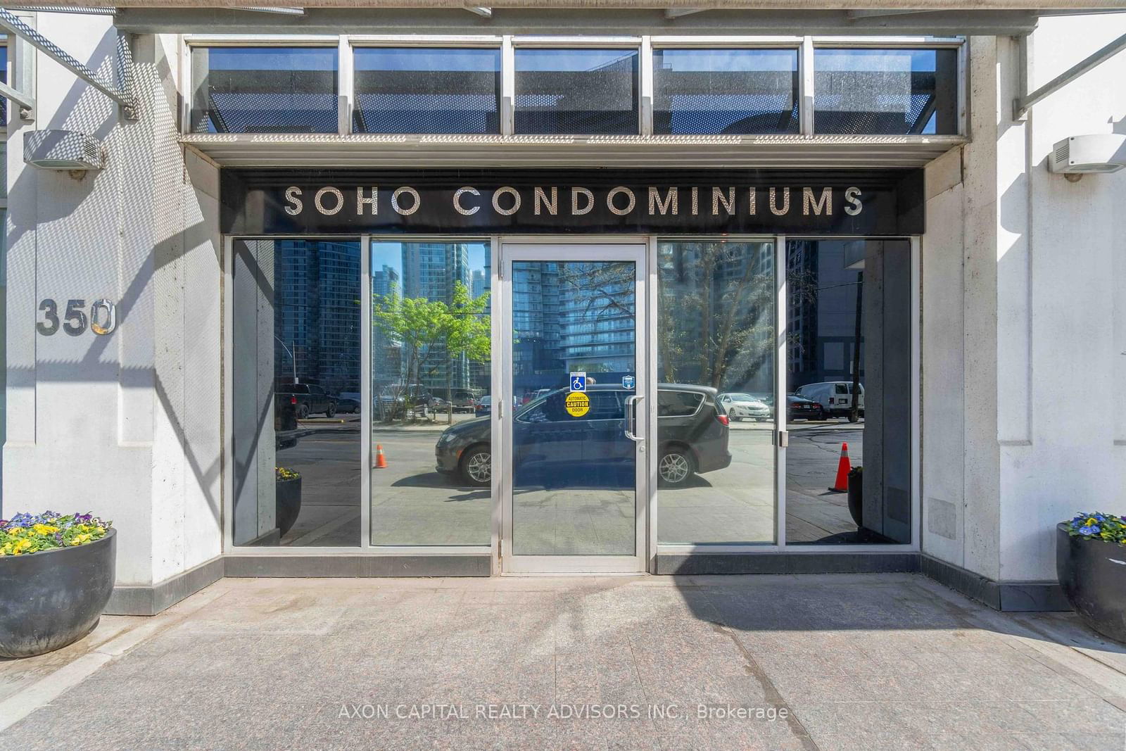 Condo sold at G11-350 Wellington Street, Toronto, Waterfront Communities C1, M5V 3W9 - MLS: C11971313