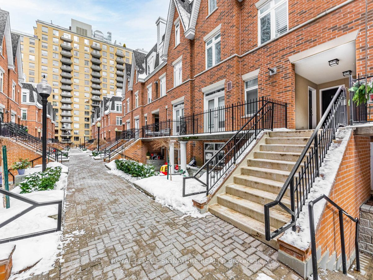 Townhouse for lease at 23-100 Redpath Avenue, Toronto, Mount Pleasant West, M4S 2J7 - MLS: C11971319