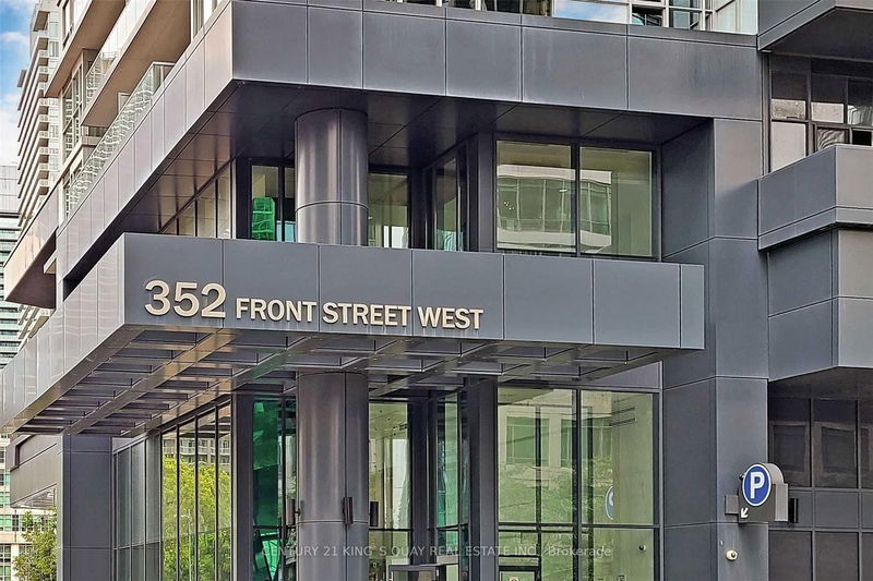 home for lease on 420-352 Front Street W