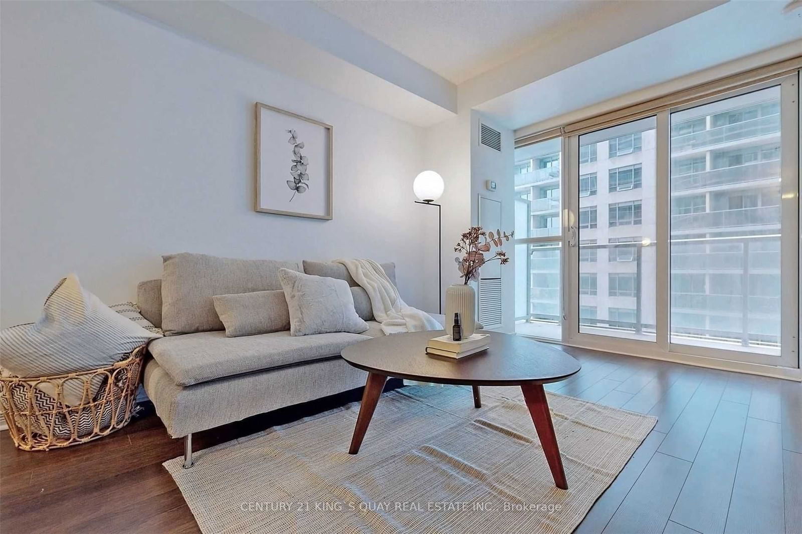 Condo for lease at 420-352 Front Street, Toronto, Waterfront Communities C1, M5V 0K3 - MLS: C11971467