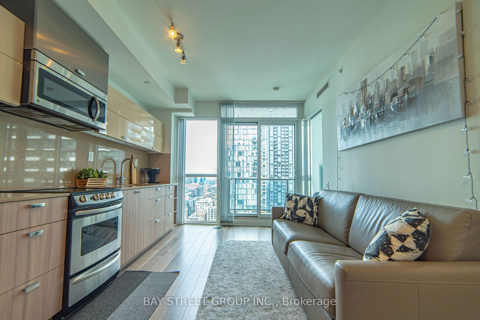 Condo for sale at 3112-290 Adelaide Street, Toronto, Waterfront Communities C1, M5V 0P3 - MLS: C11971703