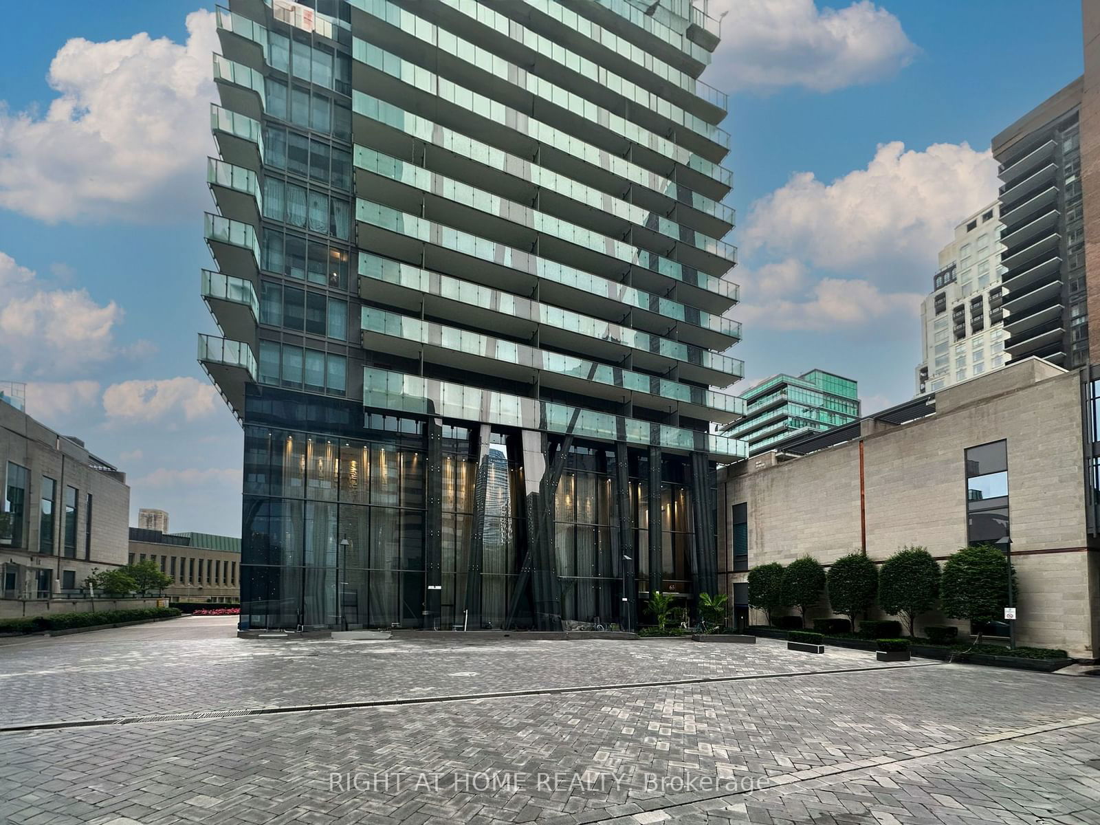 Condo for sale at 1808-65 St. Mary Street, Toronto, Bay Street Corridor, M5S 0A6 - MLS: C11971862